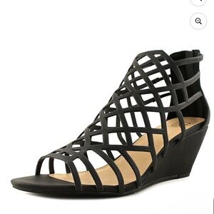 David Aaron black strappy low wedge sandals